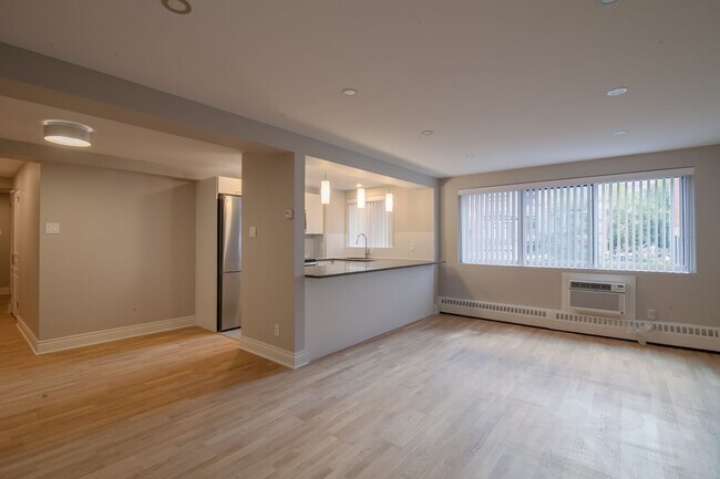 Building Photo - 3421 Rue Drummond