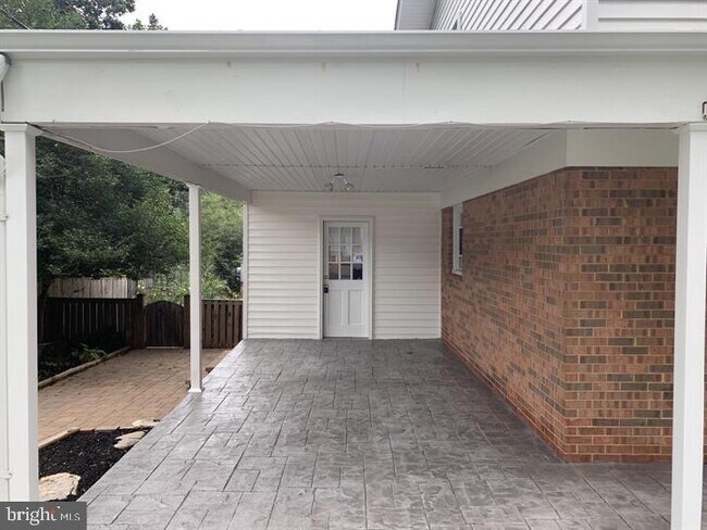 Foto del edificio - 5025 Cockney Ct