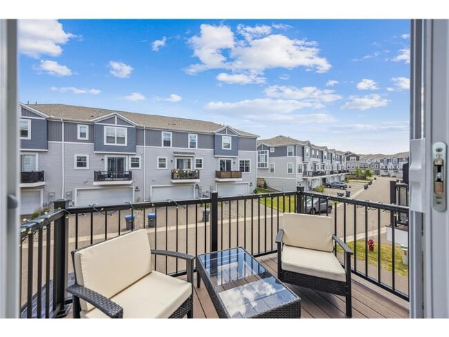 Building Photo - 2223 Gateway Curv