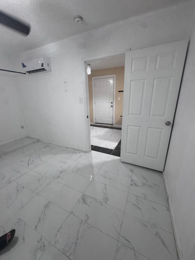 Building Photo - 4603 Meadows Edge Ln