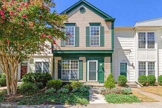 Building Photo - 7170 Westfield Ct