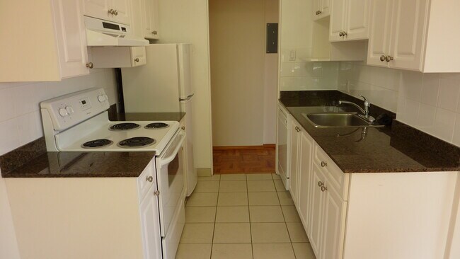 Building Photo - Kerrisdale B