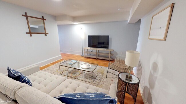 Building Photo - 1 br, 1 bath House - 2010 Judah St Private...