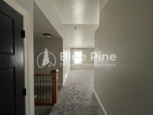 Foto del edificio - 3688 Shale Ave