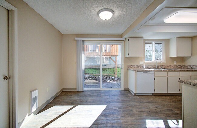 Foto del edificio - Charming 2-Bedroom Ranch-Style Apartment – Vancouver, WA