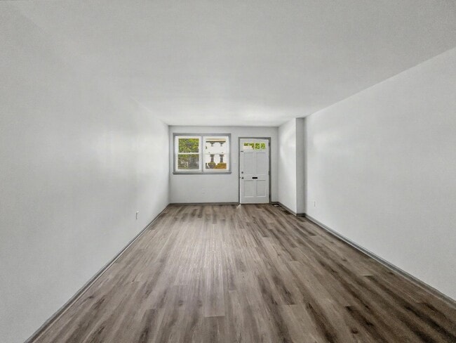 Interior Photo - 200 E. Maple Avenue