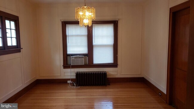 Building Photo - 23 Milmarson Pl NW