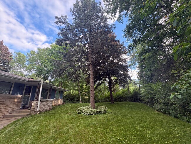 Foto del edificio - 3580 Slinger Rd