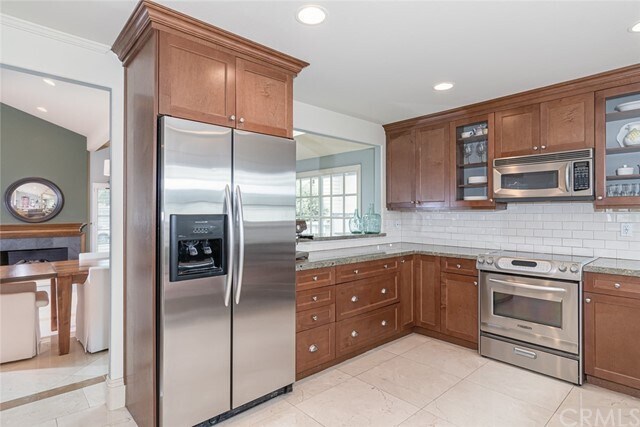 Foto del edificio - 1819 Newport Hills Dr E