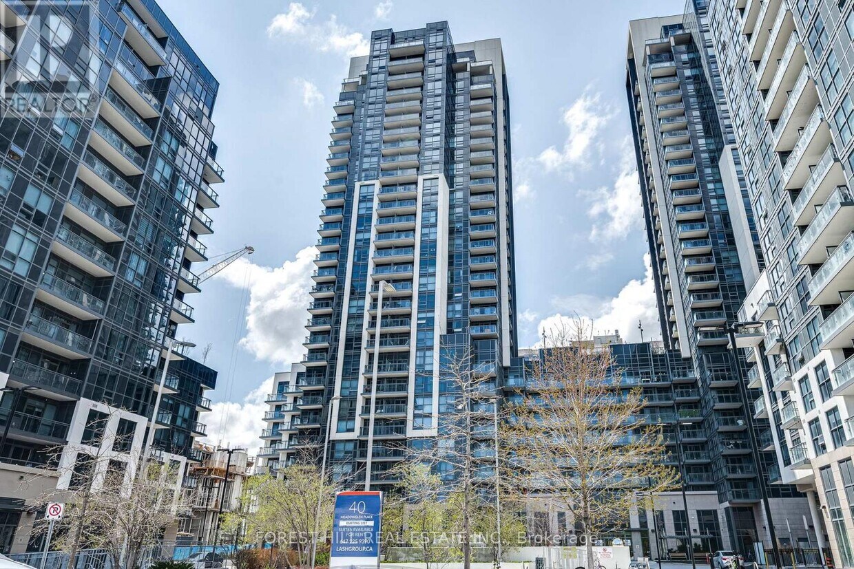 Photo principale - 20-820 Meadowglen Pl
