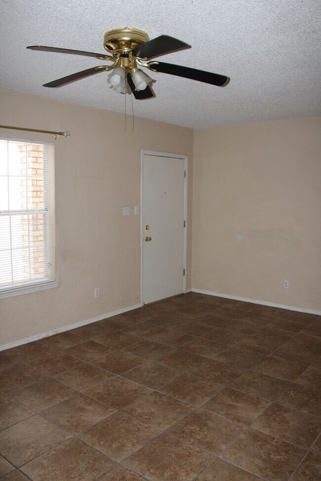 Foto del edificio - 12333 Nancy Lee Ave