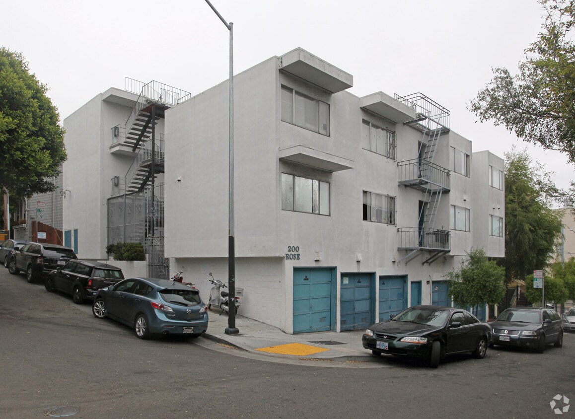 Primary Photo - 200 Rose St