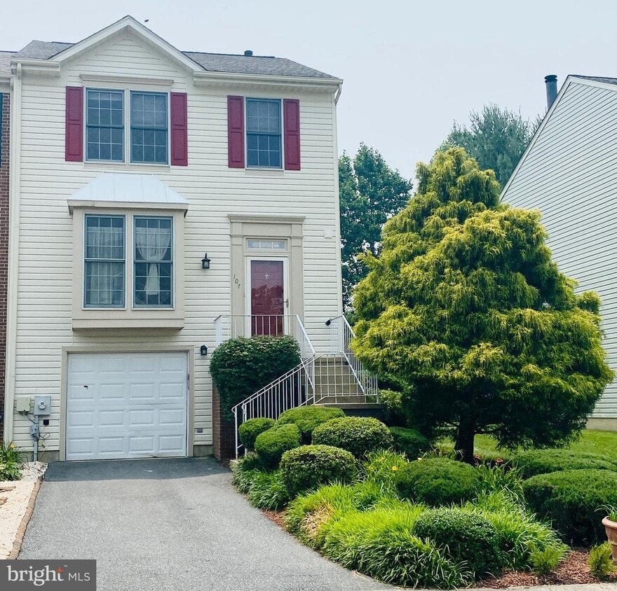 Foto principal - 107 Steven Ln