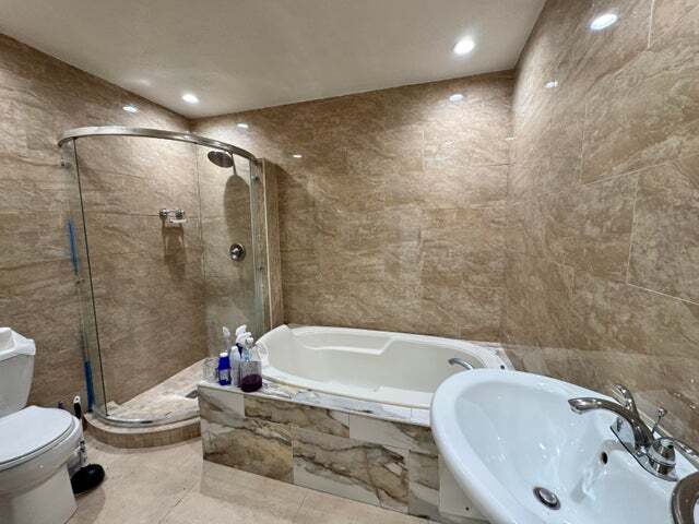 Foto del edificio - 867 Caroline Cir