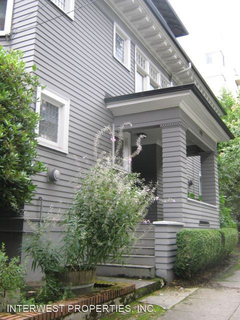 Building Photo - 117 NW King Ave