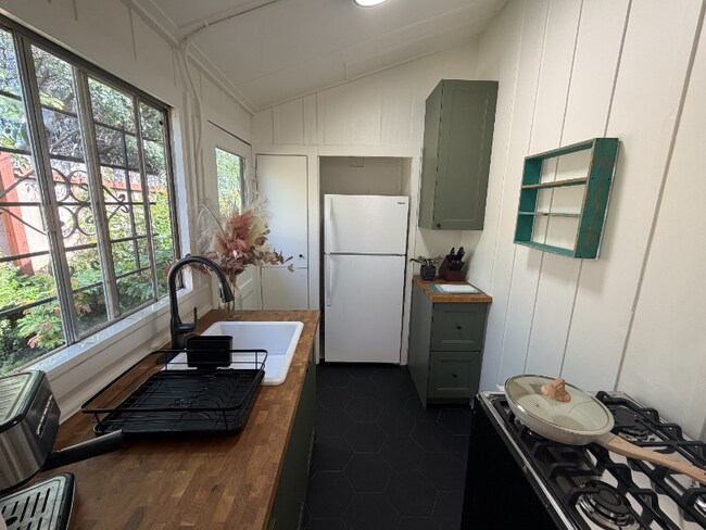 Foto del edificio - 1605 Felton St