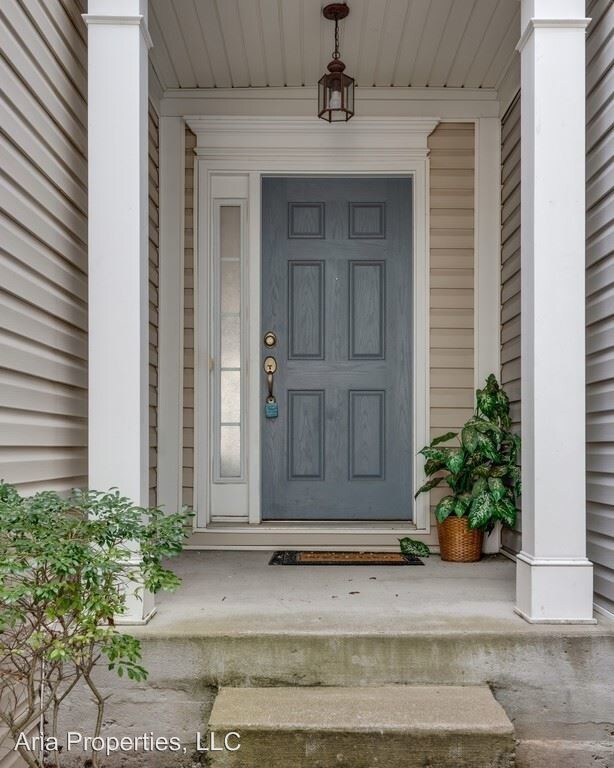 Foto del edificio - 4 br, 3.5 bath House - 453 Lazy Creek Ln.