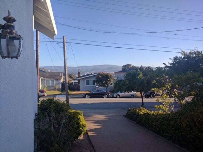 Front door view - 810 Miller Ave