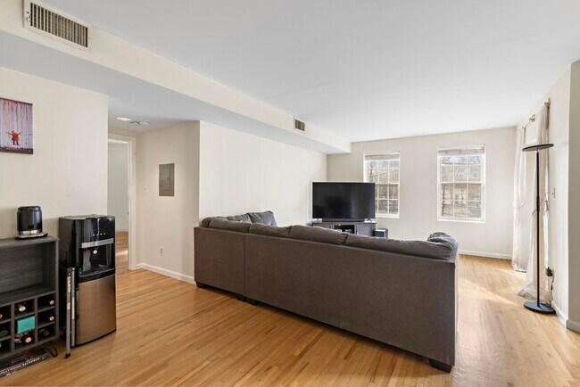 Foto del edificio - 1001 Clinton St