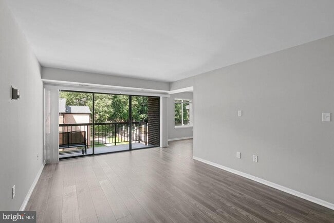Building Photo - 9728 Kingsbridge Dr