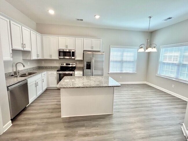 Building Photo - Now Leasing a 5 Bedroom 3 Bath Home in Byh...