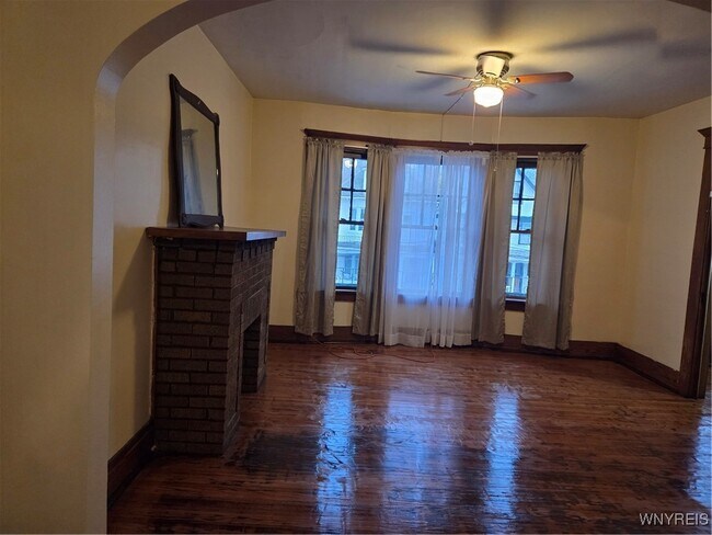 Foto del edificio - 168 Rodney Ave