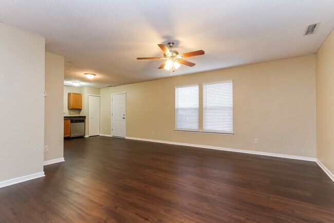 Foto del edificio - 6852 Youngberry Dr