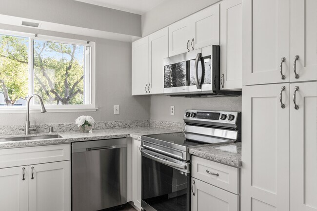 Foto del edificio - 421 Old Orchard Ct