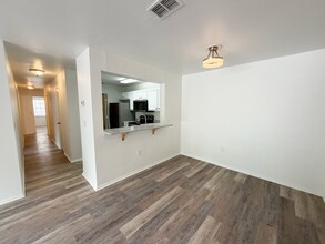 Building Photo - 3705 SW 27th St