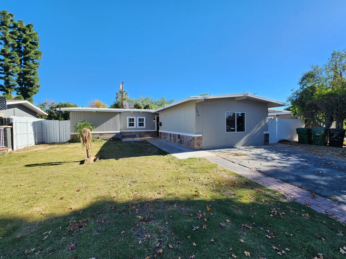 Primary Photo - 7756 Zelzah Ave