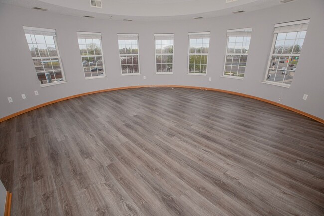 Interior Photo - Granite Shores