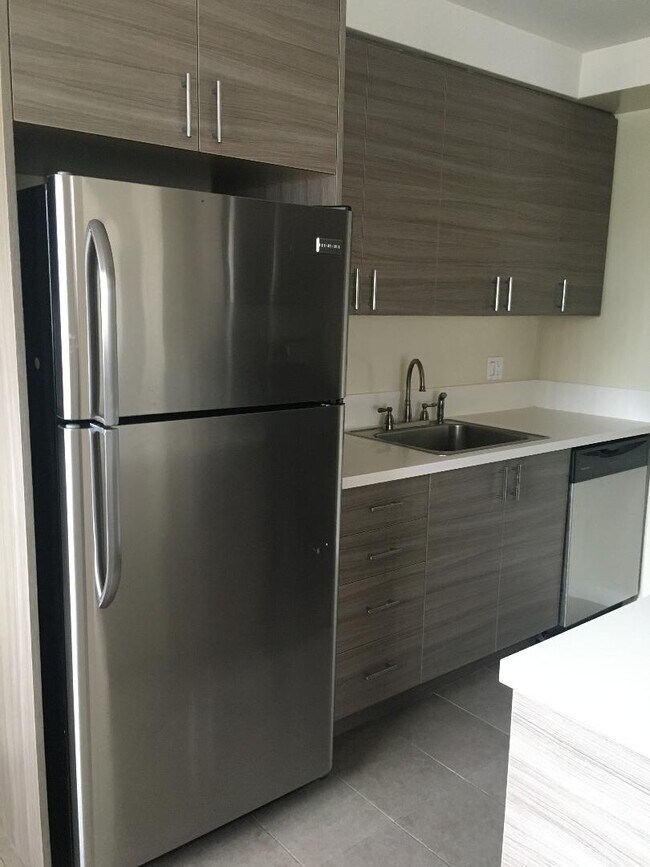 Kitchen - 211 Penn St