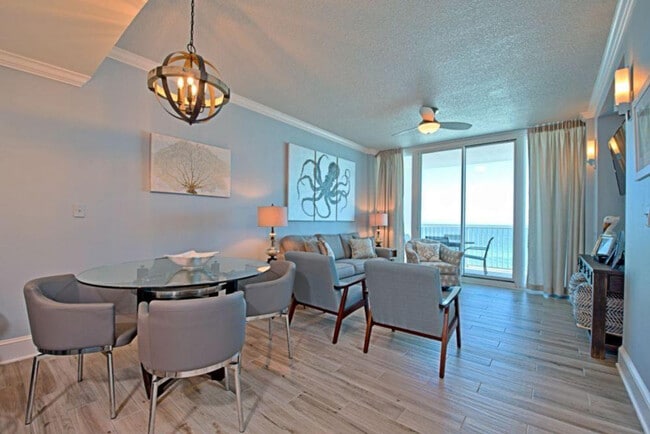 Foto del edificio - 455 E Beach Blvd