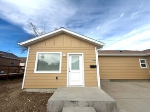 Building Photo - 1380 Cleveland St