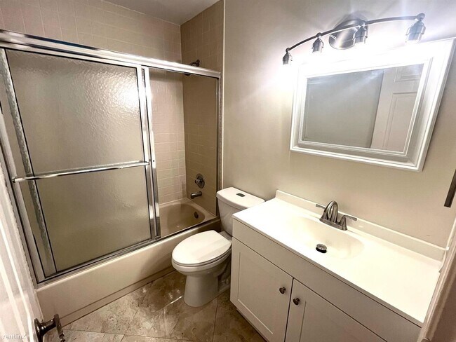 Building Photo - 2 br, 2 bath Townhome - 7908 Seville Pl