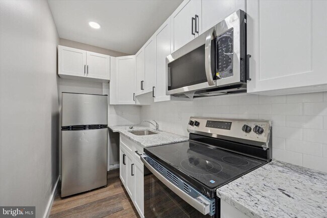 Foto del edificio - 247 S 44th St