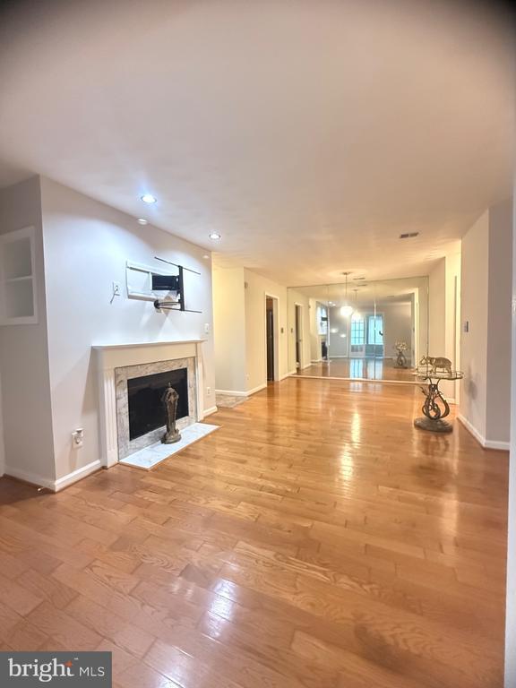 Foto del edificio - 2808 Lee Oaks Pl