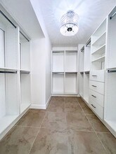 Building Photo - 619 Orton Ave