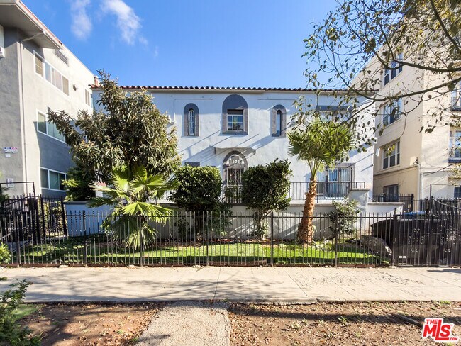 Foto del edificio - 504 S Rampart Blvd