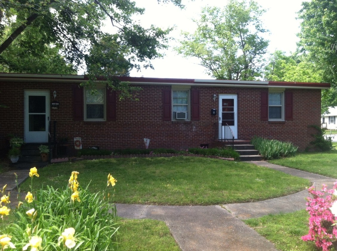 647649 Bellwood Rd, Newport News, VA 23605 Apartments in Newport