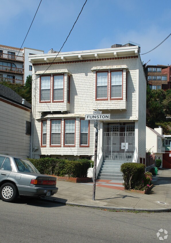 Foto principal - 1551-1553 Funston Ave