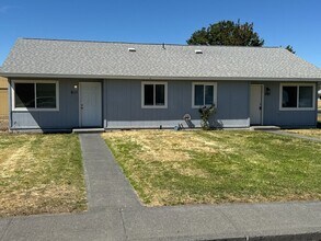 Building Photo - 821 Cannon Ln