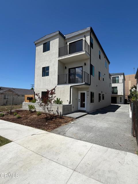 Building Photo - 915 N Ridgewood Pl