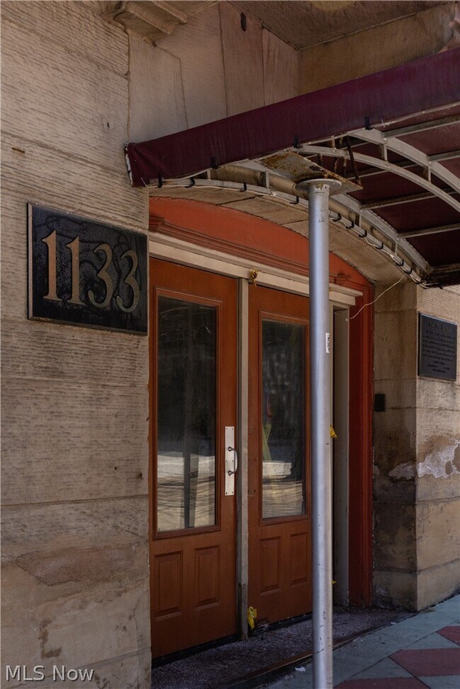 Foto del edificio - 1133 W 9th St