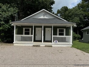 Building Photo - 409 Hadley St SE
