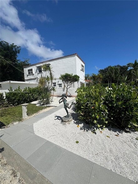 Foto del edificio - 1105 NE 119th St