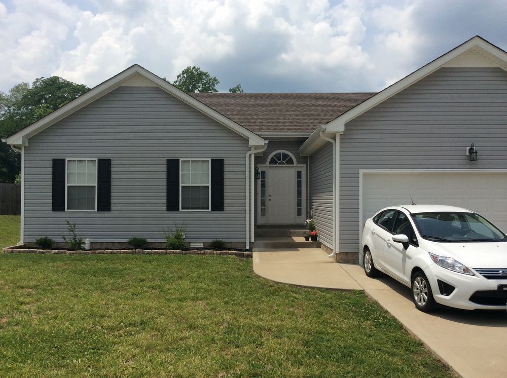 Foto principal - 1333 Mutual Dr