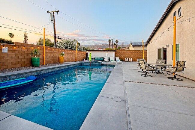 Building Photo - 12715 Casa Loma Rd