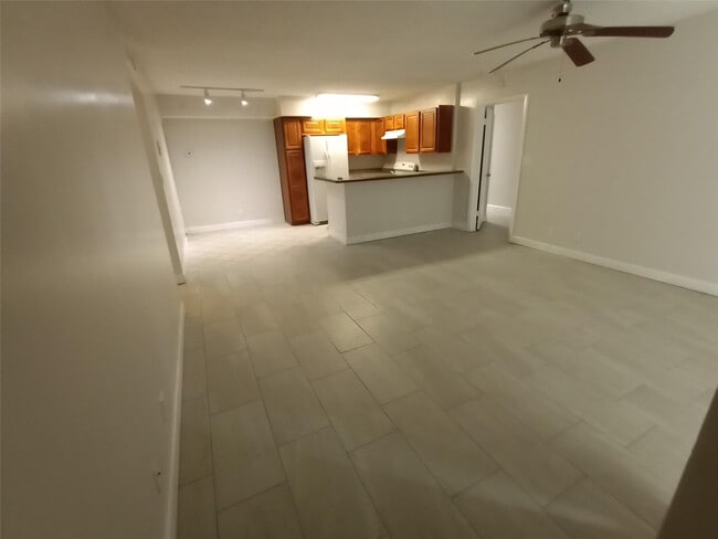 Building Photo - 751 Lyons Rd