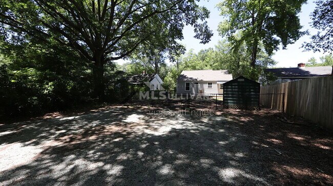 Foto del edificio - 102 E Edgewood Dr
